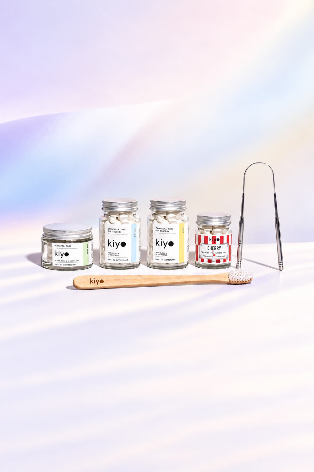 Kiyo Starter Bundle Plus mit Zahnpasta Tabs, Mundspül Tabs, Zahnbürste und Zungenreiniger