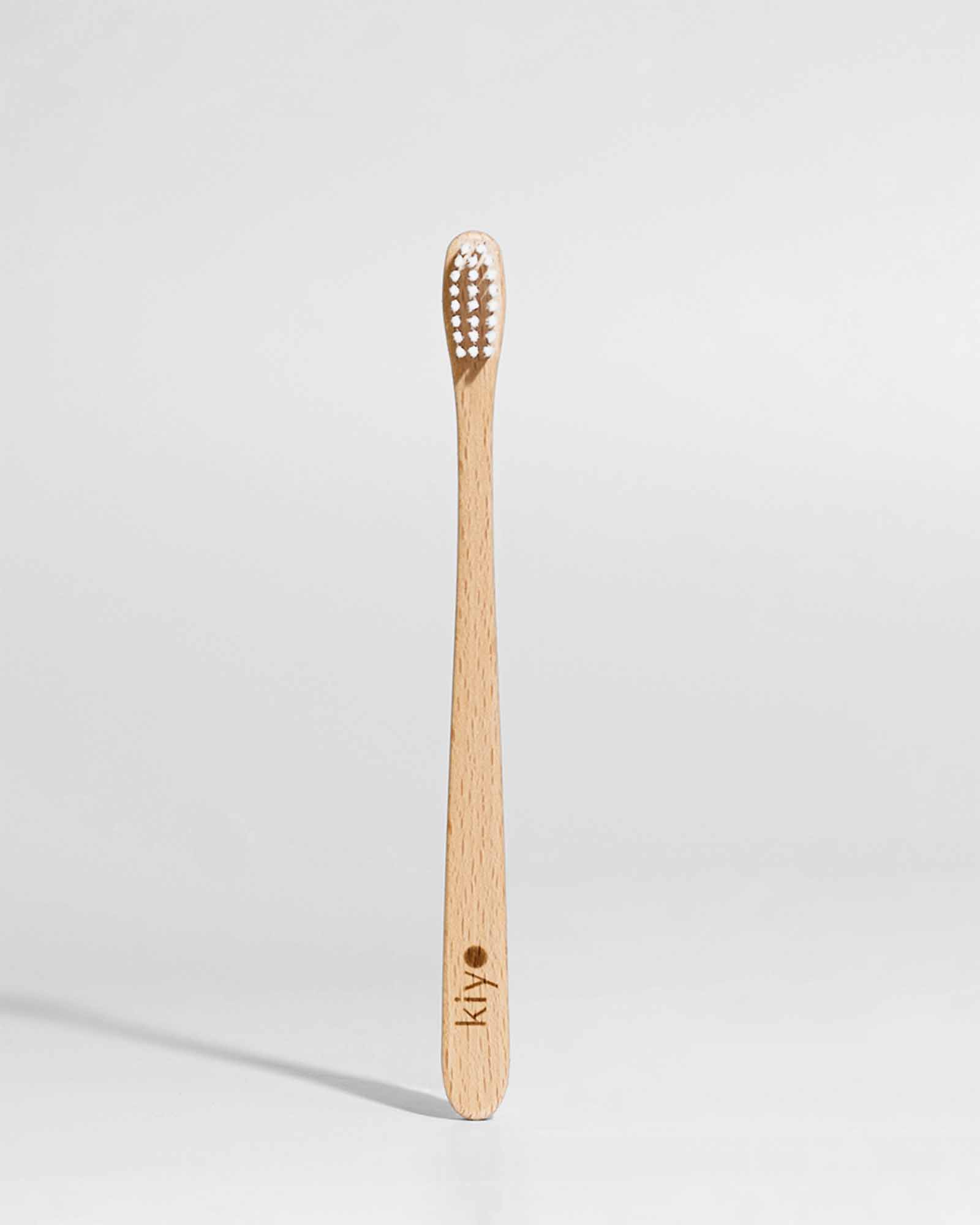Swiss beech wood toothbrush – Kiyo